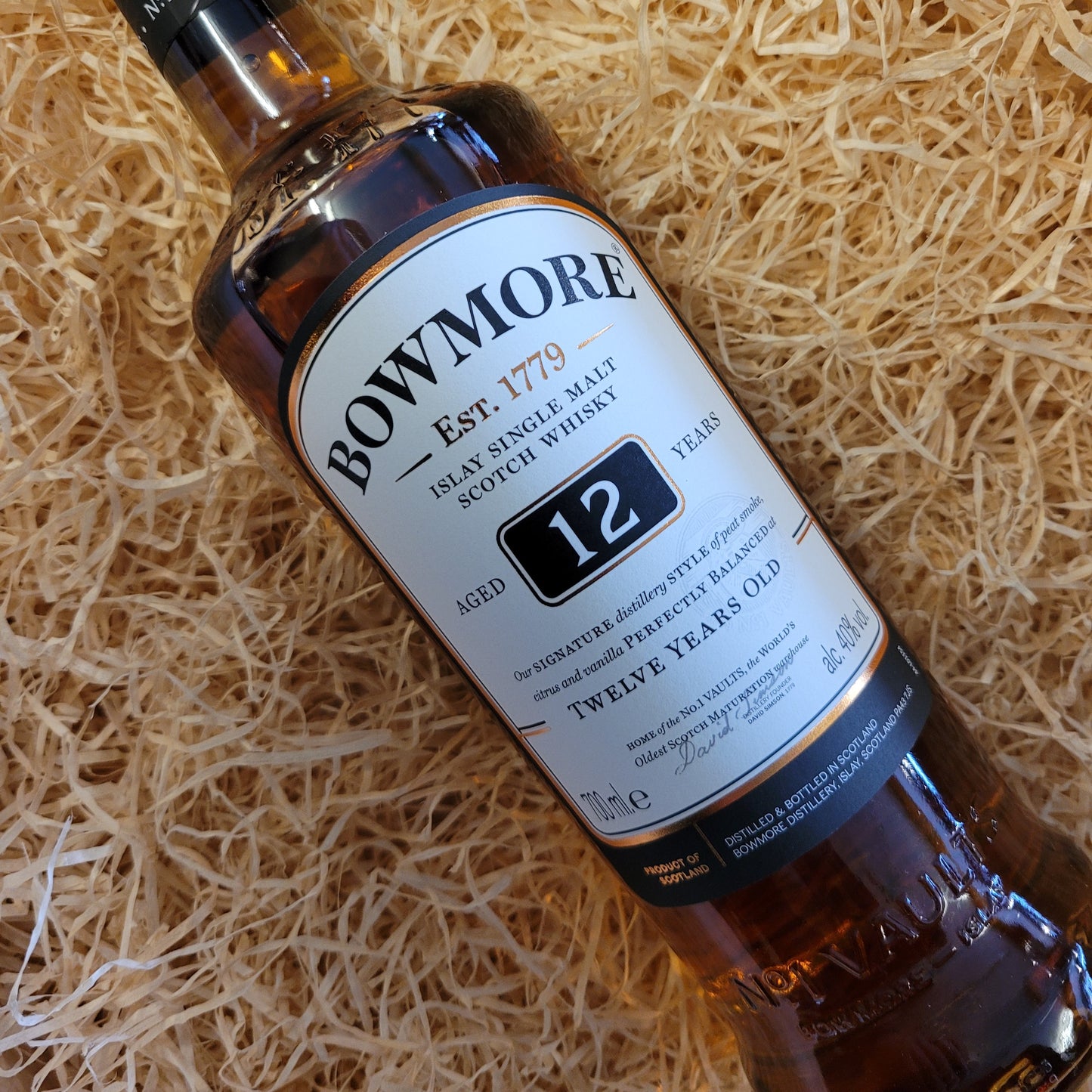 Bowmore 12 Year Old, Islay, Scotland (70cl)(Gift Box)