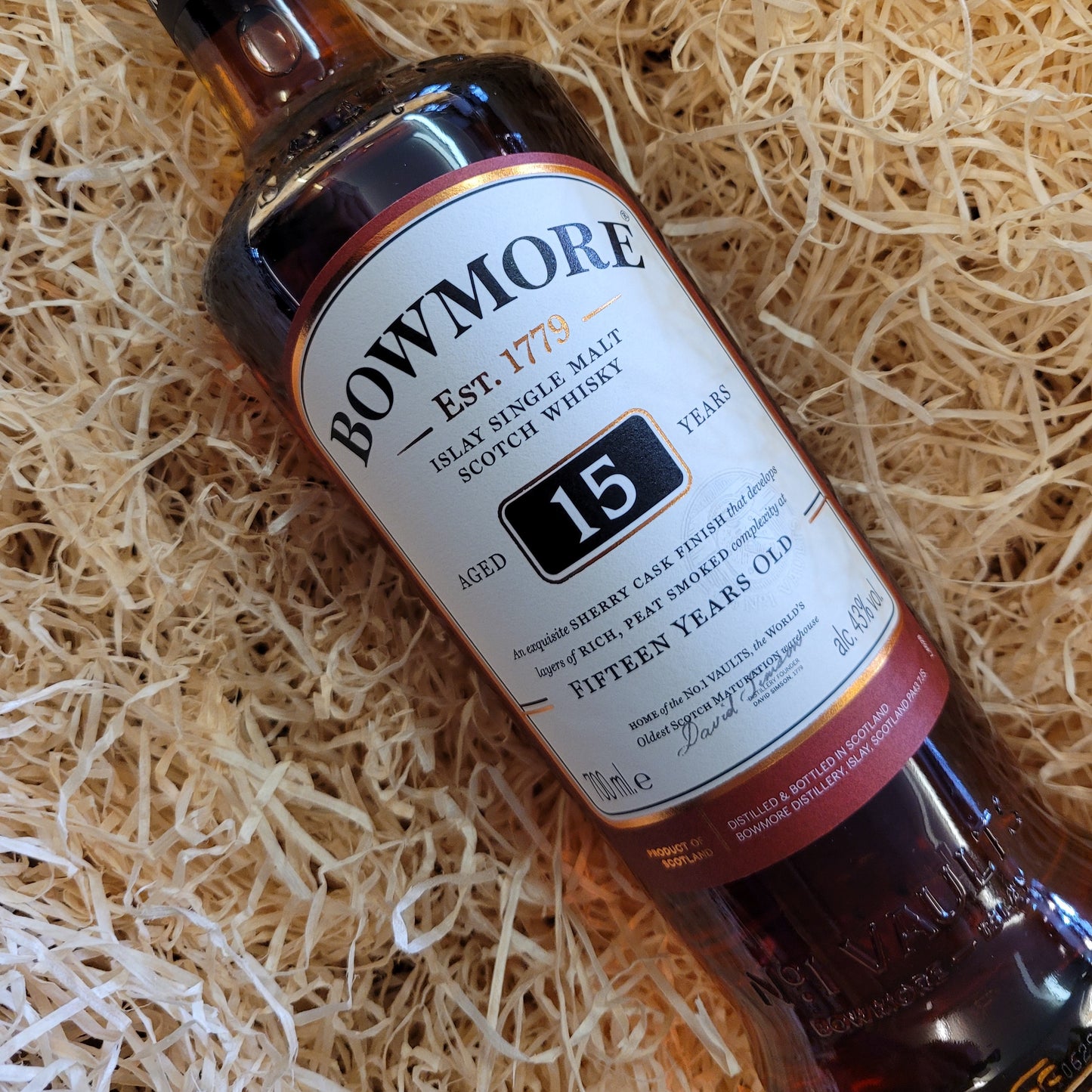 Bowmore 15 Year Old, Islay, Scotland (43% Vol)(70cl)(Gift Tube)