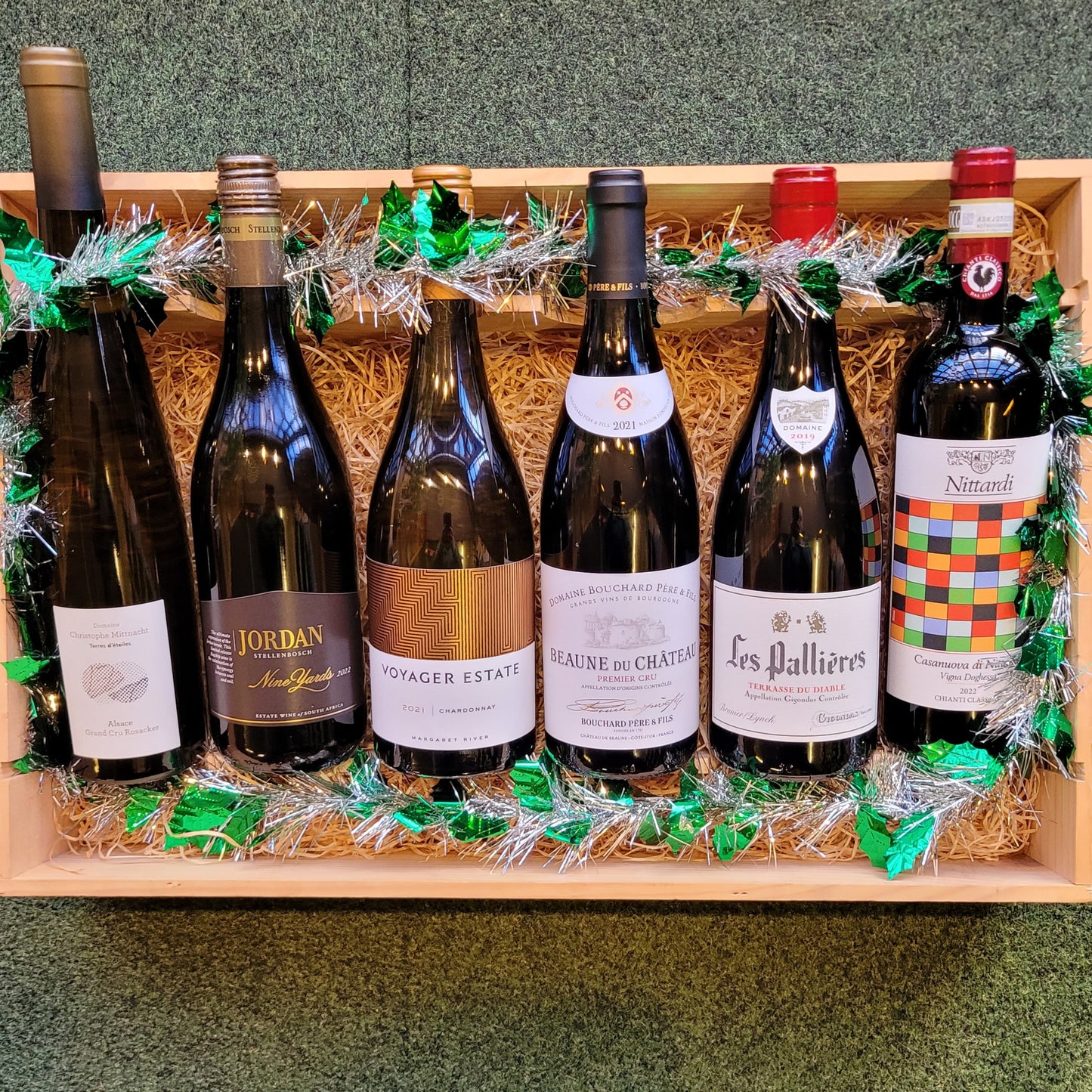 Simon's Deluxe Christmas Box 2025